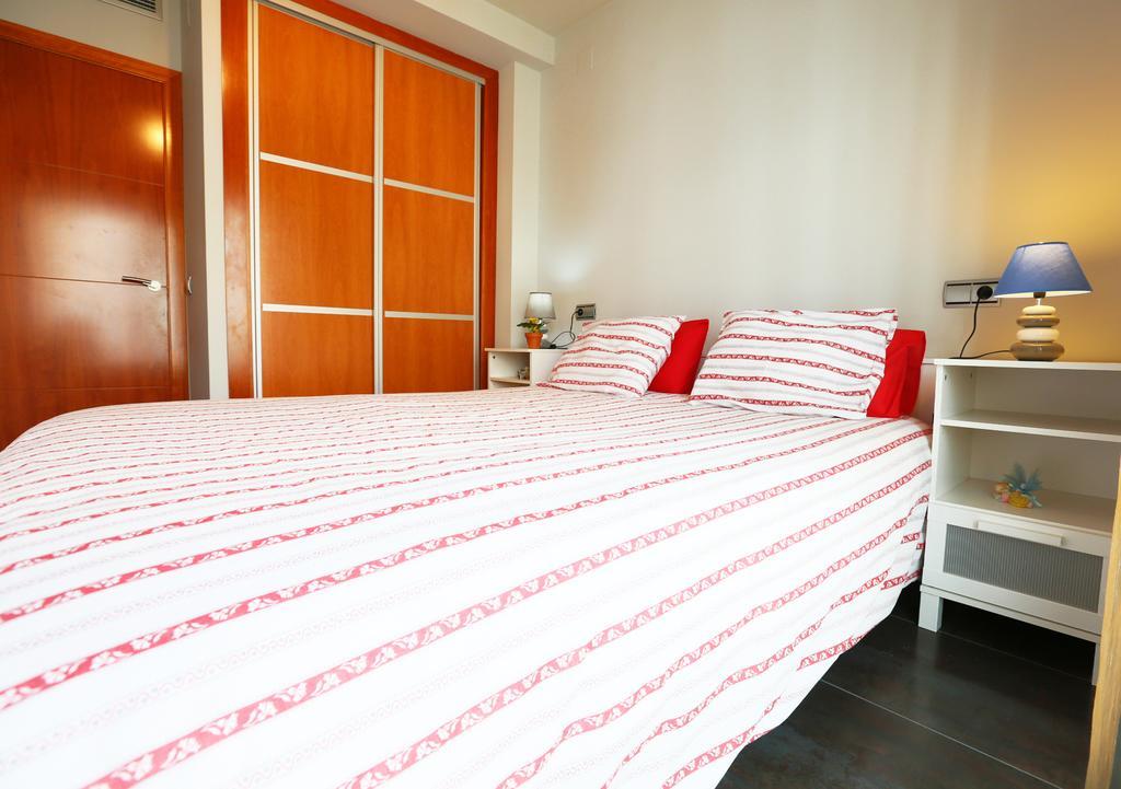 Apartamentos La Torre Cambrils Habitación foto